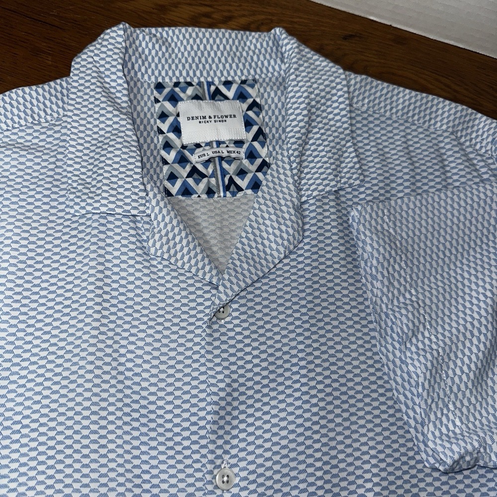 Denim & Flower Ricky Singh Mens Large Short Sleeve Button Up Shirt Blue & White